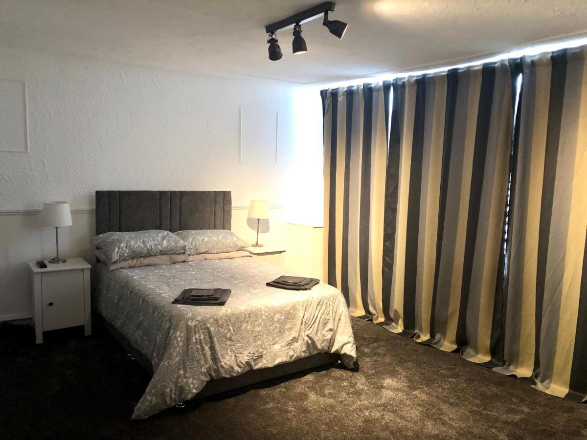 로치퍼드 Ac Lounge 125 아파트 외부 사진