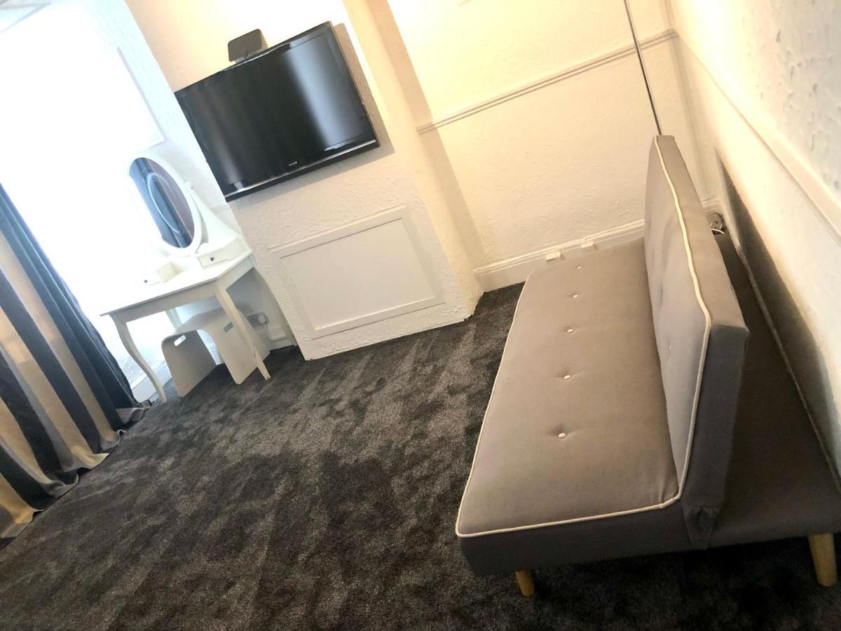 로치퍼드 Ac Lounge 125 아파트 외부 사진