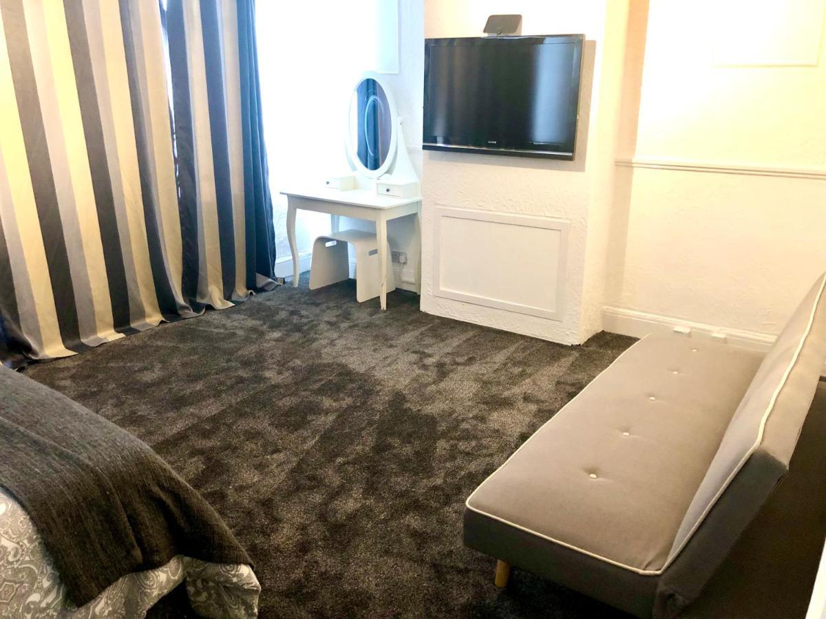 로치퍼드 Ac Lounge 125 아파트 외부 사진